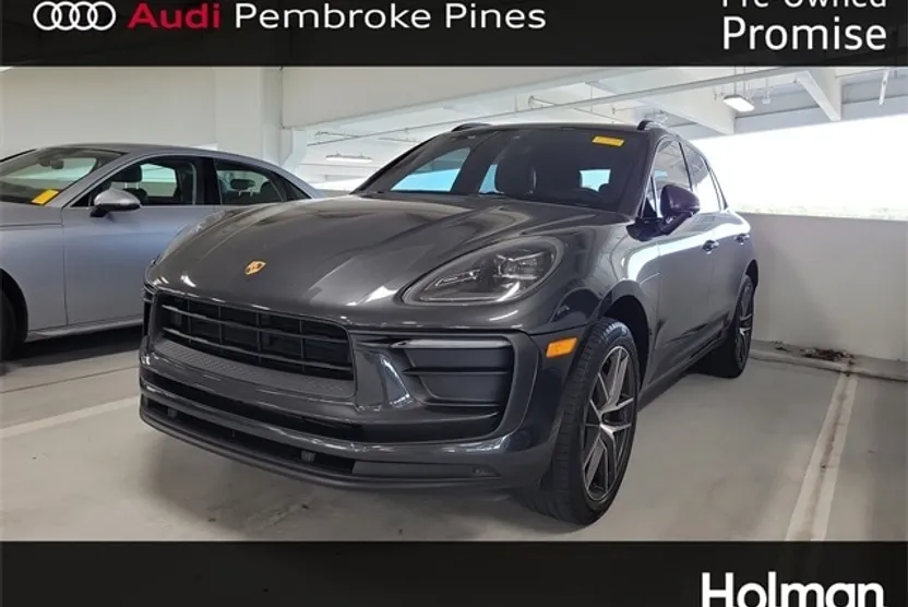 2022 Porsche Macan Base photo 1
