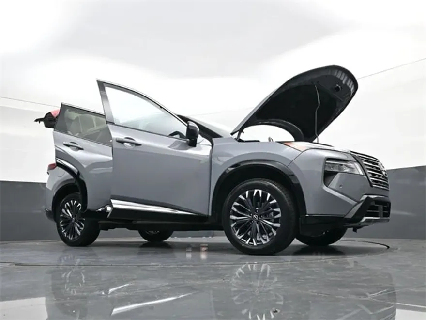 2024 Nissan Rogue Platinum photo 1