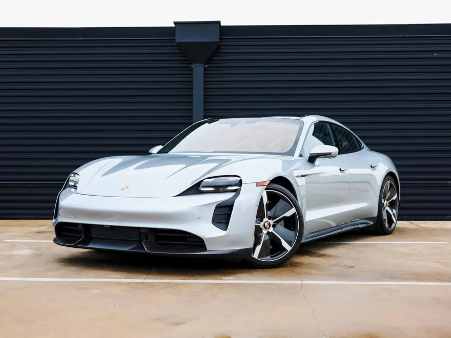 2020 Porsche Taycan Turbo S photo 1
