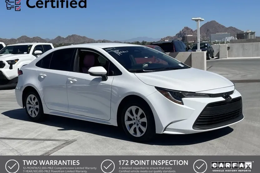 2024 Toyota Corolla LE photo 1