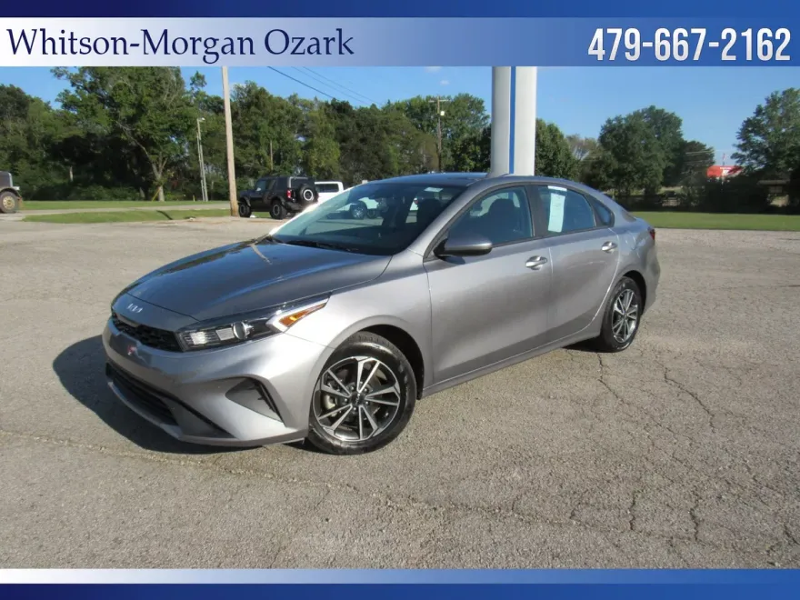 2024 Kia Forte LXS photo 1