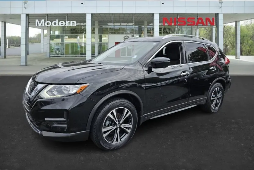 2019 Nissan Rogue SV photo 1