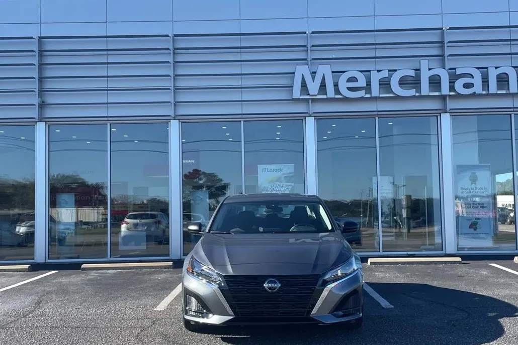 2025 Nissan Altima S photo 1