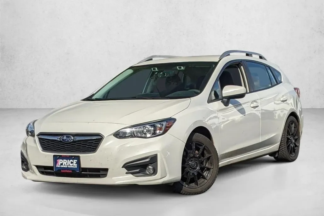 2019 Subaru Impreza Premium photo 1