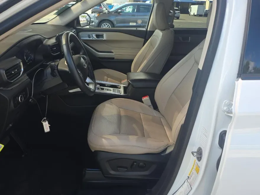 2024 Ford Explorer Limited photo 1