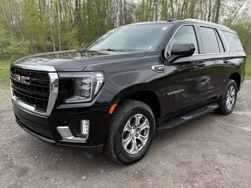 2022 Gmc Yukon SLE photo 1