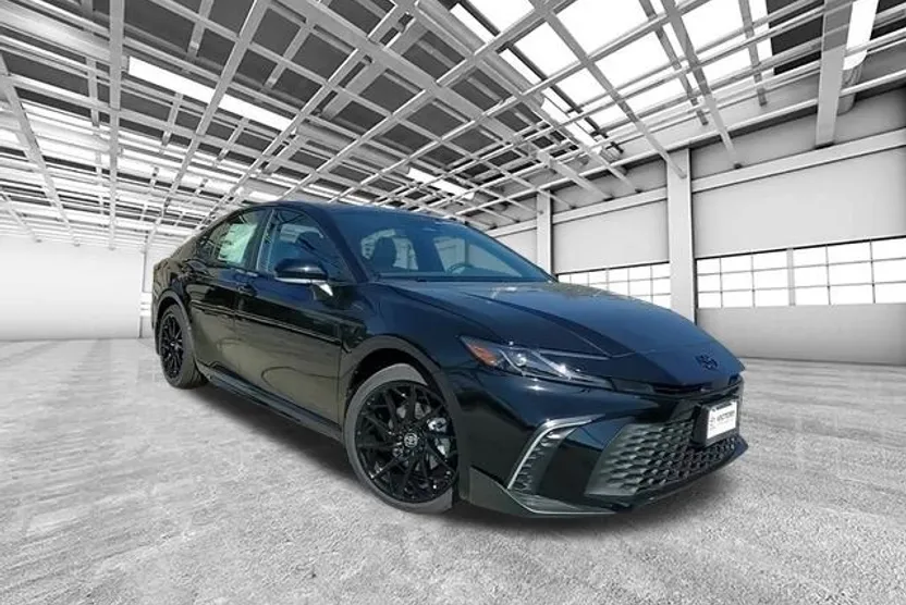 2026 Toyota Camry SE photo 1