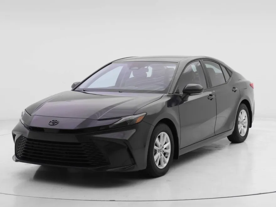 2025 Toyota Camry LE photo 1