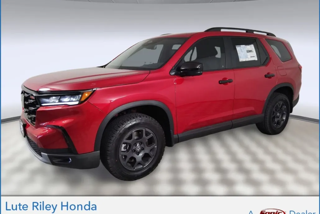2025 Honda Pilot TrailSport photo 1