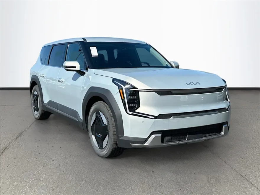 2026 Kia EV9 Light Long Range photo 1