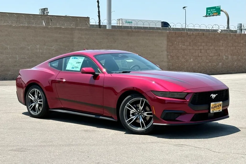 2025 Ford Mustang EcoBoost photo 1