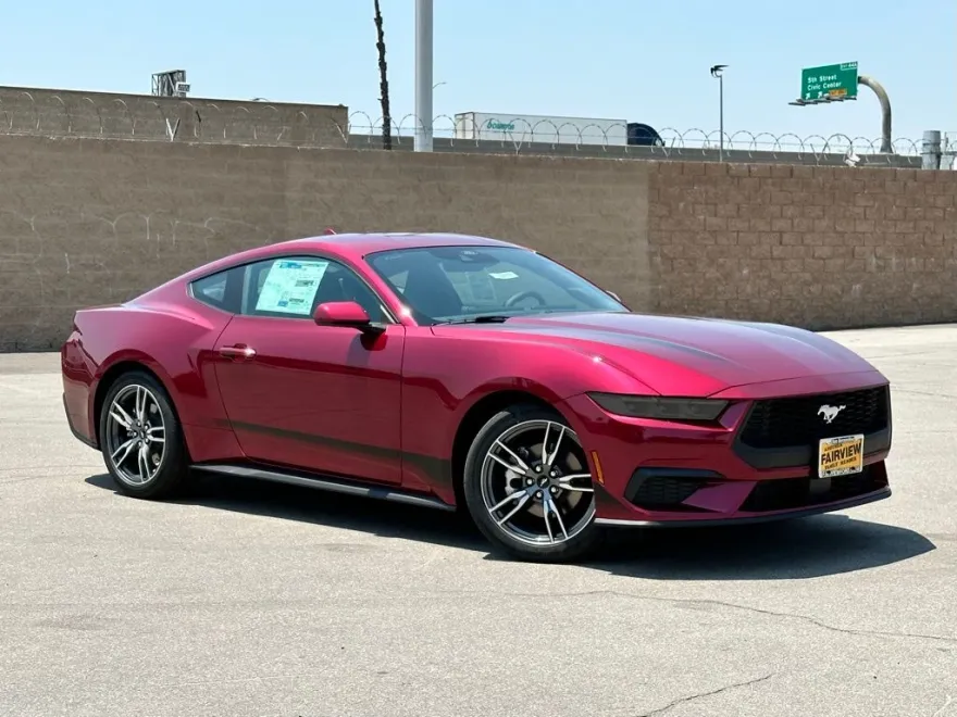 2025 Ford Mustang EcoBoost photo 1