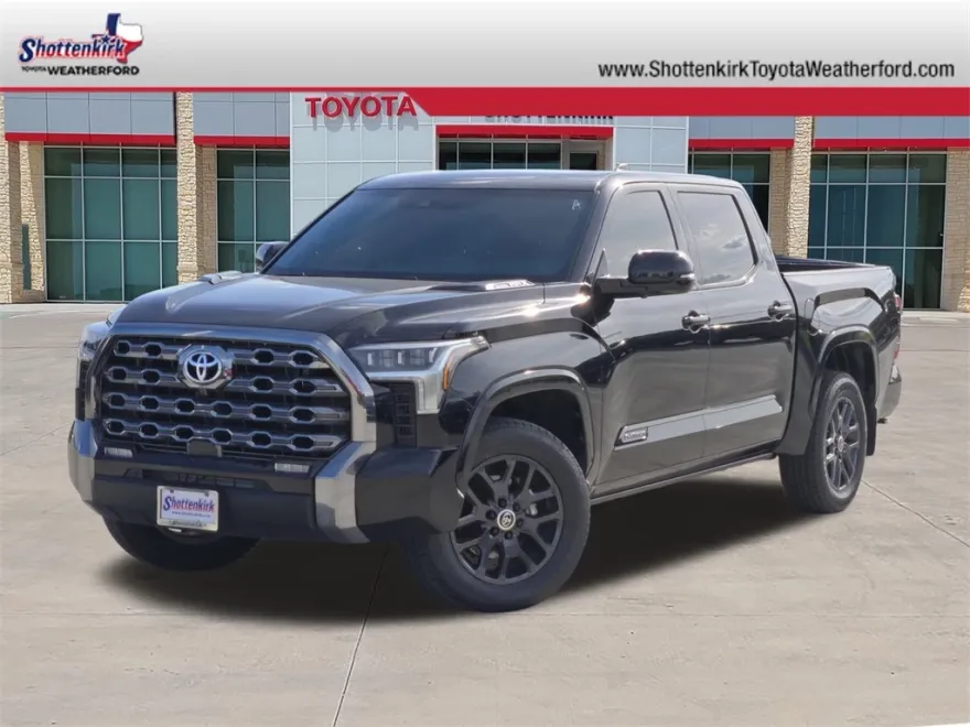 2024 Toyota Tundra Platinum photo 1