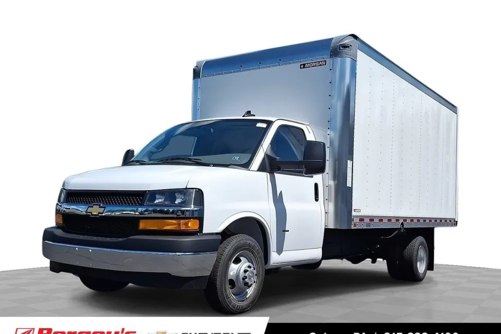 2025 Chevrolet Express Cutaway 3500 Base photo 1