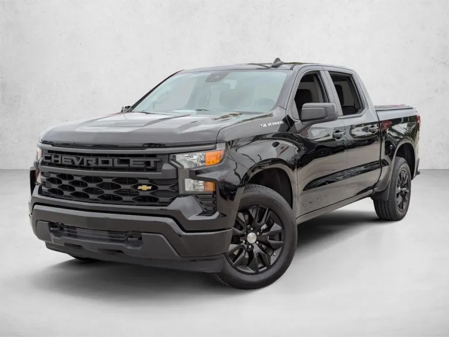 2023 Chevrolet Silverado 1500 Custom photo 1