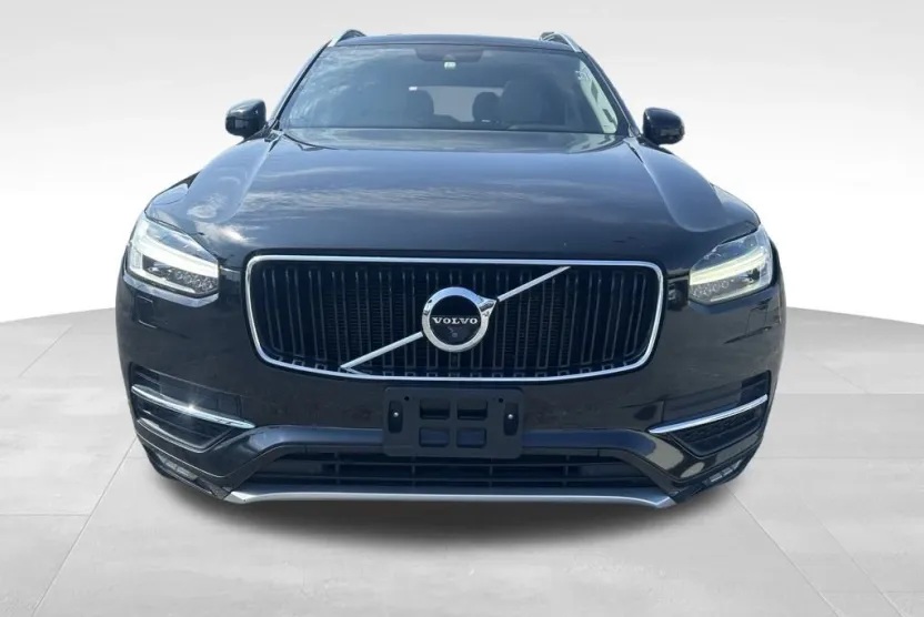 2018 Volvo XC90 T6 AWD Momentum photo 1