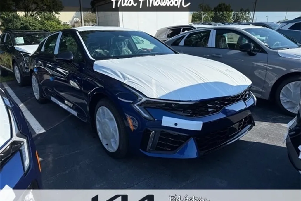 2026 Kia K5 GT-Line photo 1