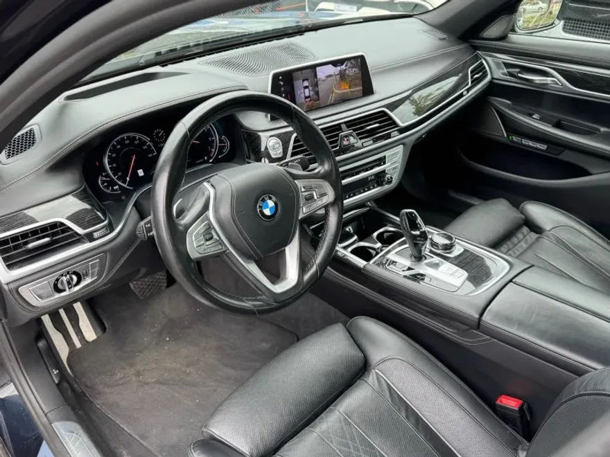 2017 Bmw 750i / B7 xDrive photo 1