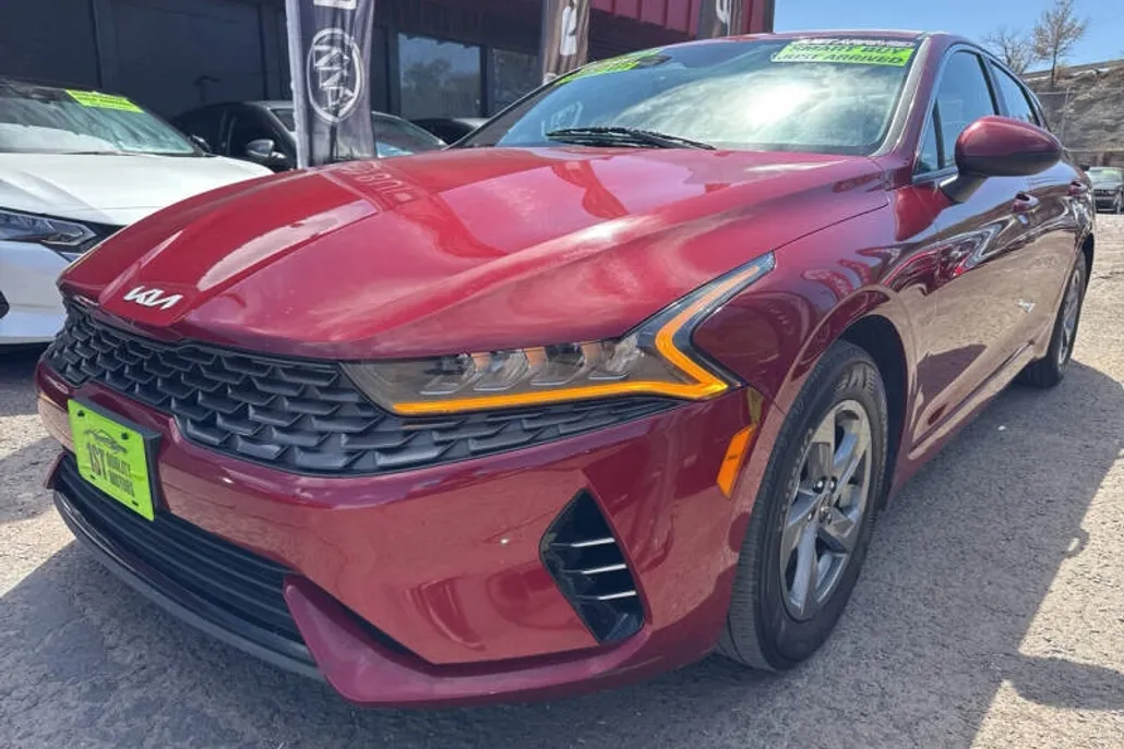 2023 Kia K5 LXS photo 1
