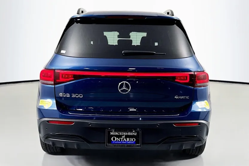2022 Mercedes Benz EQB 300 4MATIC photo 1