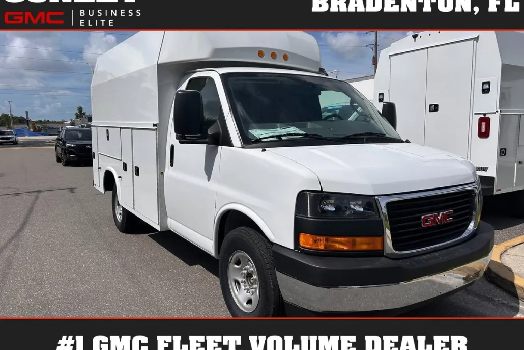 2025 Gmc Savana Cutaway 3500 photo 1