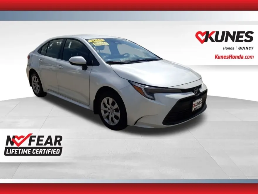 2025 Toyota Corolla Hybrid LE photo 1