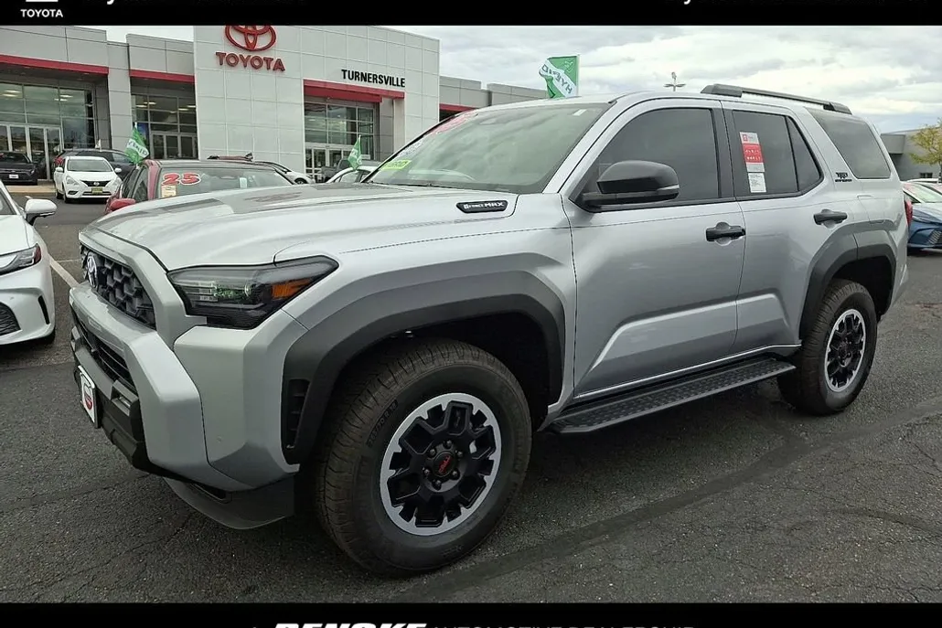 2025 Toyota 4Runner TRD Off-Road photo 1