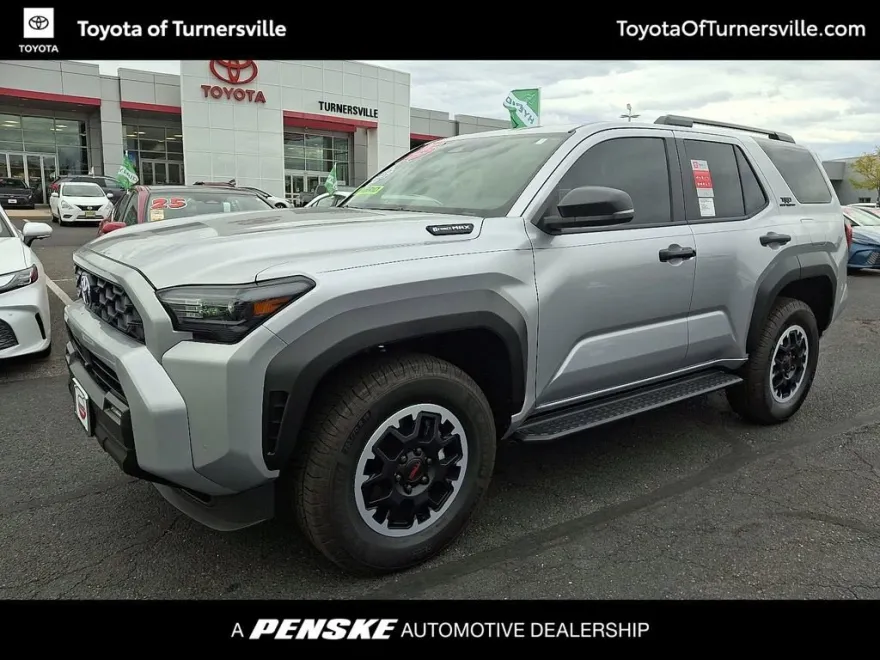 2025 Toyota 4Runner TRD Off-Road photo 1