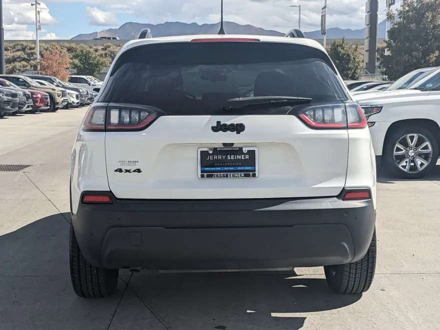 2019 Jeep Cherokee Altitude photo 1