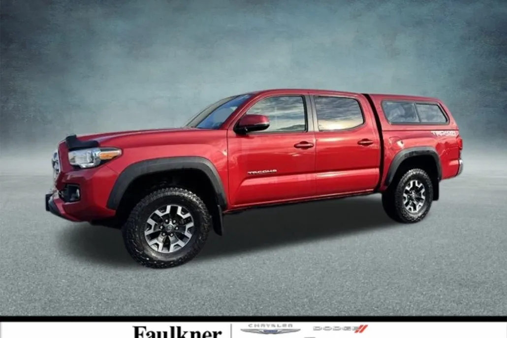 2016 Toyota Tacoma TRD photo 1