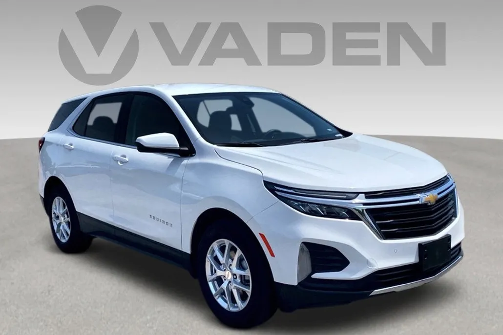 2024 Chevrolet Equinox LT photo 1