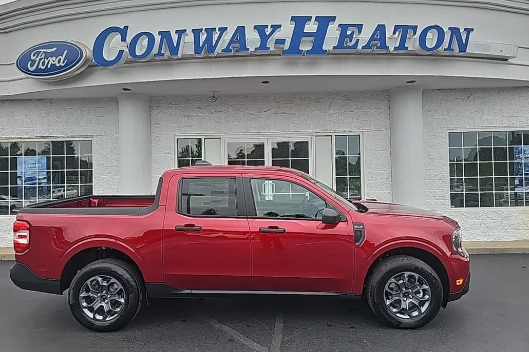 2025 Ford Maverick XLT photo 1