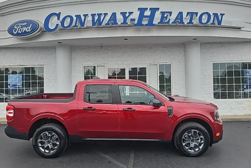2025 Ford Maverick XLT photo 1