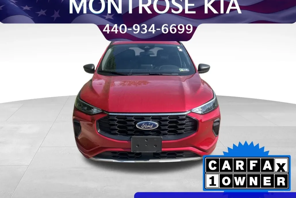 2023 Ford Escape ST-Line photo 1