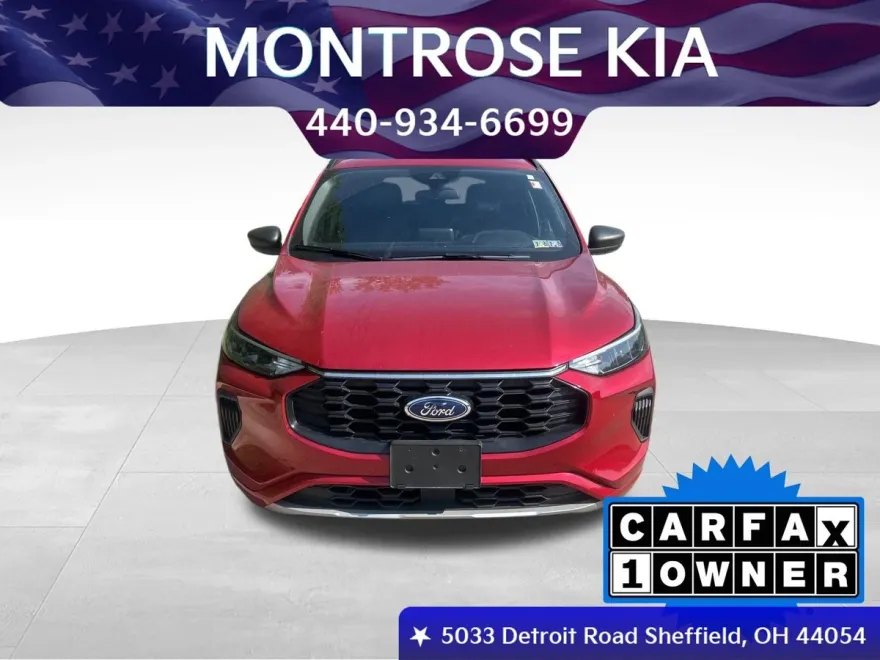 2023 Ford Escape ST-Line photo 1