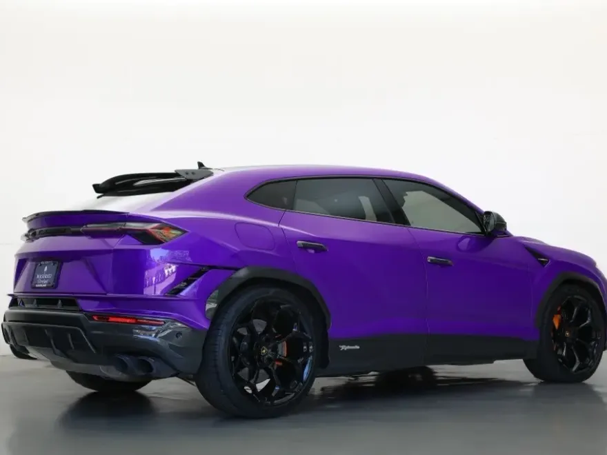 2024 Lamborghini Urus Performante photo 1