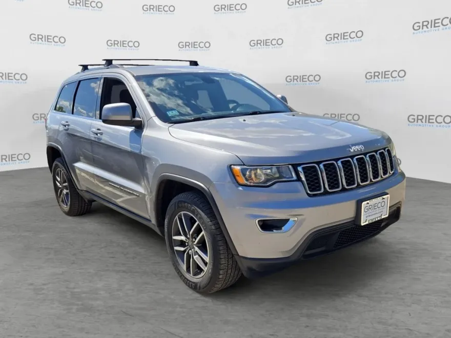 2019 Jeep Grand Cherokee Laredo E photo 1