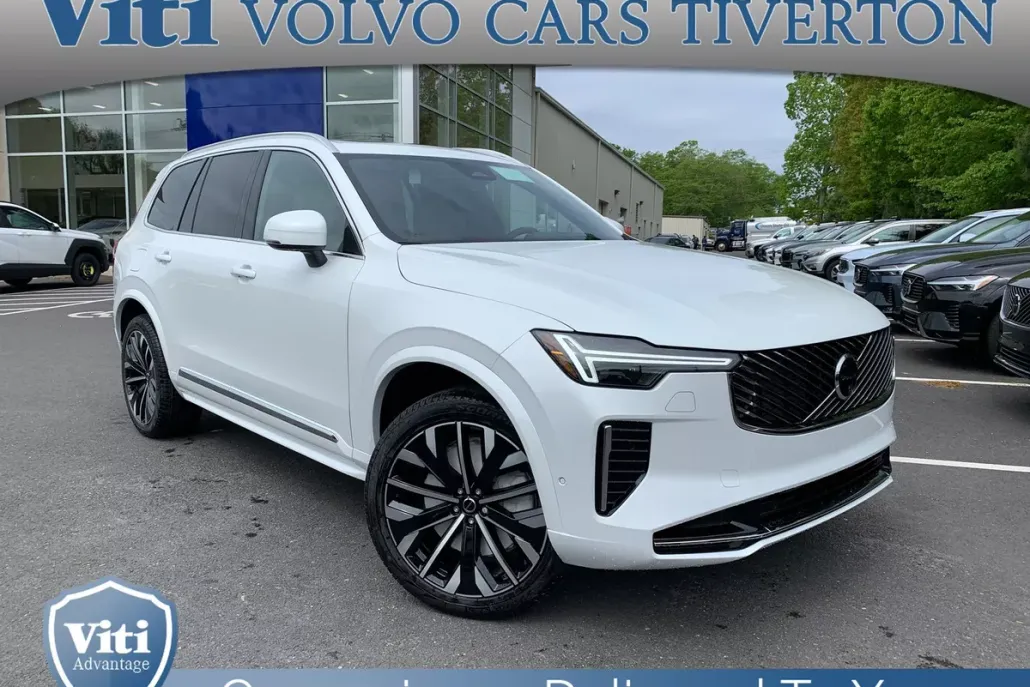 2025 Volvo XC90 T8 photo 1