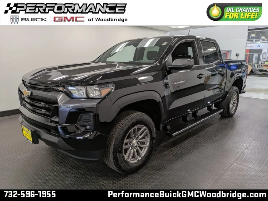 2023 Chevrolet Colorado LT photo 1