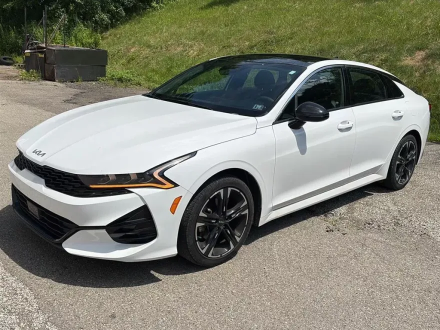 2023 Kia K5 GT-Line photo 1