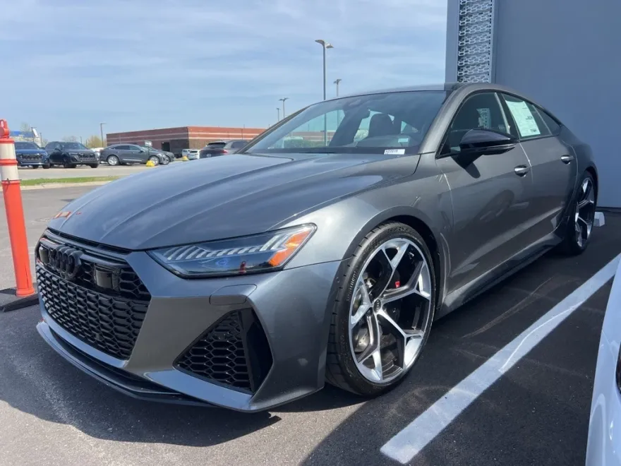 2025 Audi RS 7 Performance Base photo 1