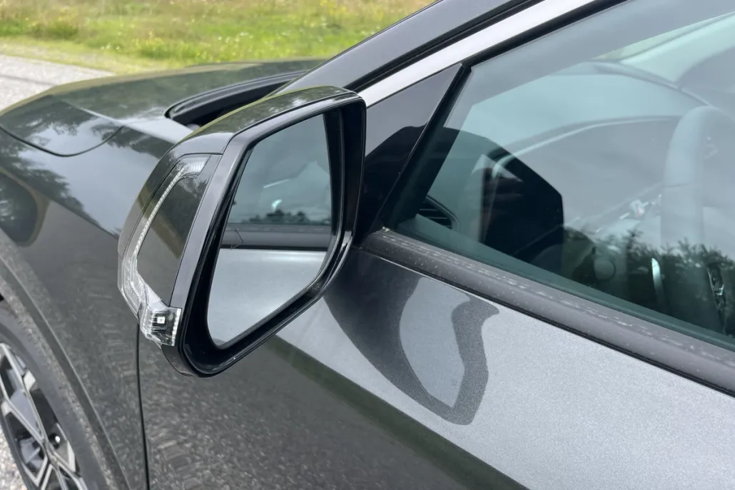 2025 Kia Niro EX Touring photo 1