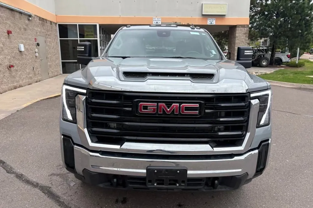 2024 Gmc Sierra 3500 HD Pro photo 1