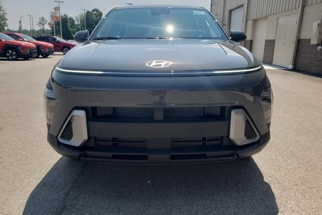 2026 Hyundai Kona SE photo 1