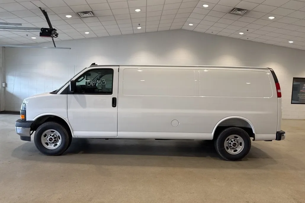 2025 Gmc Savana Cargo 2500 photo 1