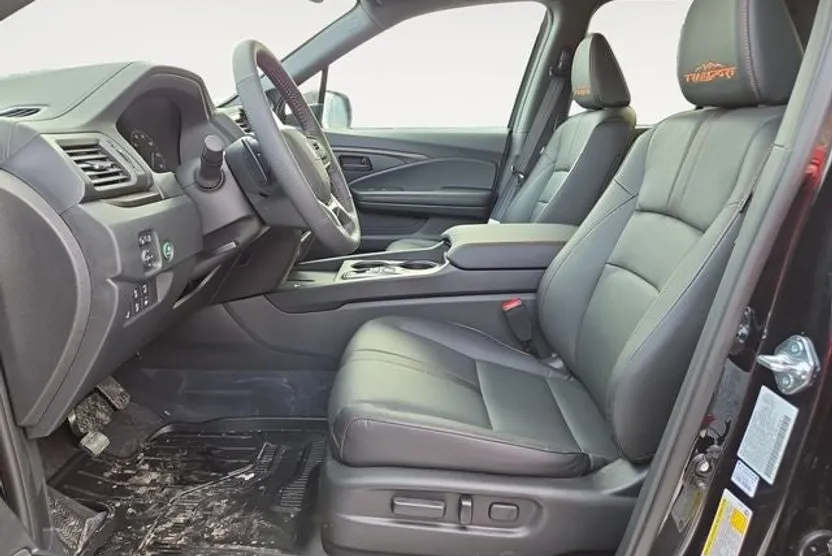 2025 Honda Ridgeline TrailSport photo 1