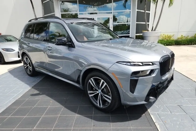 2023 Bmw X7 M60i photo 1