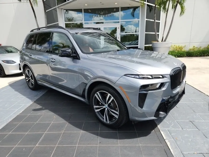 2023 Bmw X7 M60i photo 1