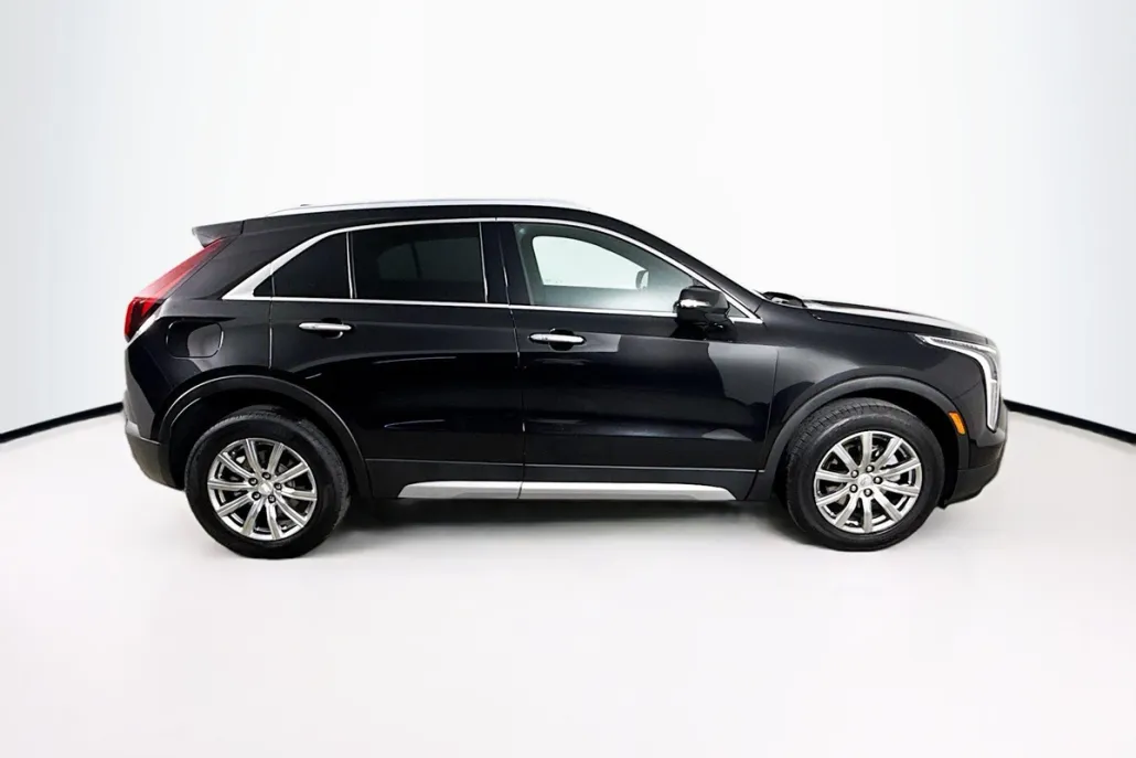 2023 Cadillac XT4 Premium Luxury photo 1