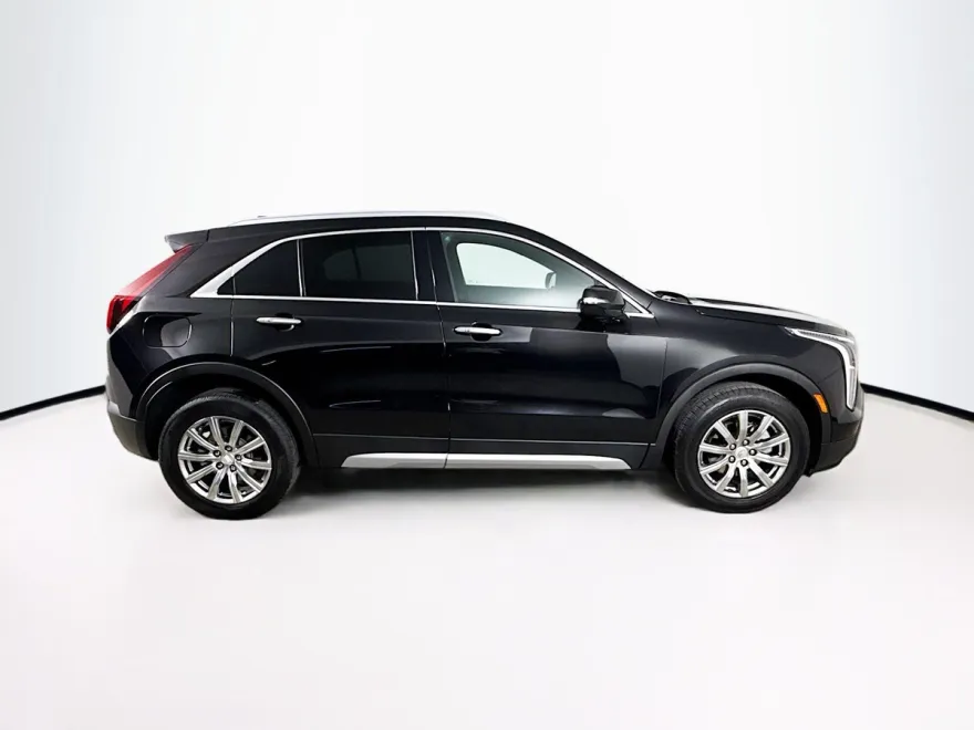 2023 Cadillac XT4 Premium Luxury photo 1